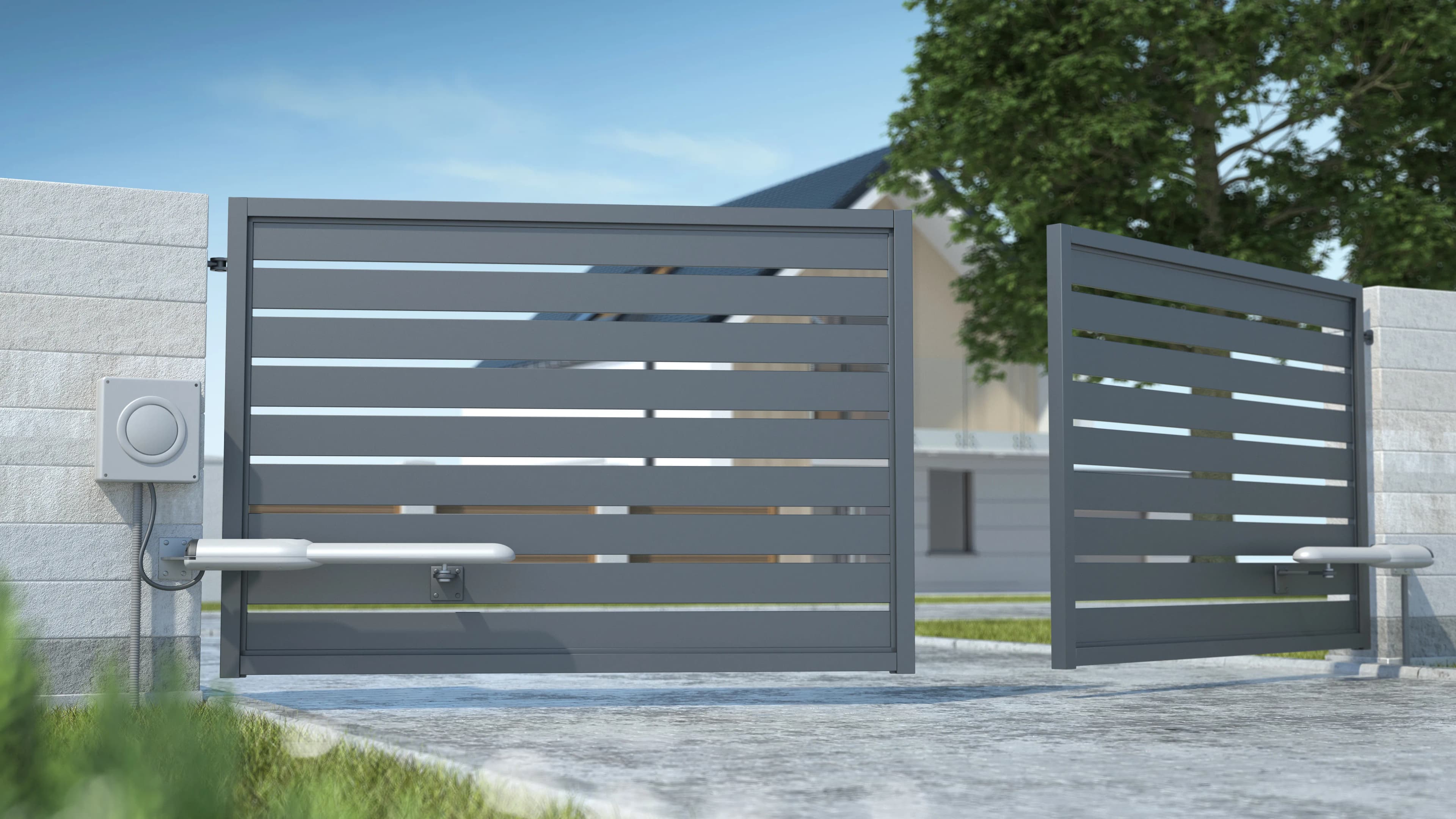 Portail battant en aluminium gris à lames horizontales, motorisé, devant une maison