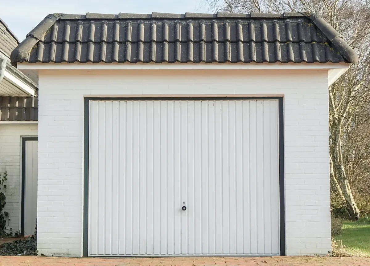 porte-garage-basculante-blanche