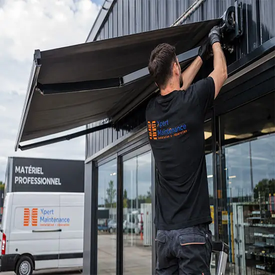 Installation et personnalisation de store banne - Xpert Maintenance